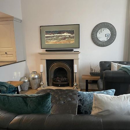 Stunning 2-Bed-2Bath Apt In Whitby With Parking Daire Dış mekan fotoğraf