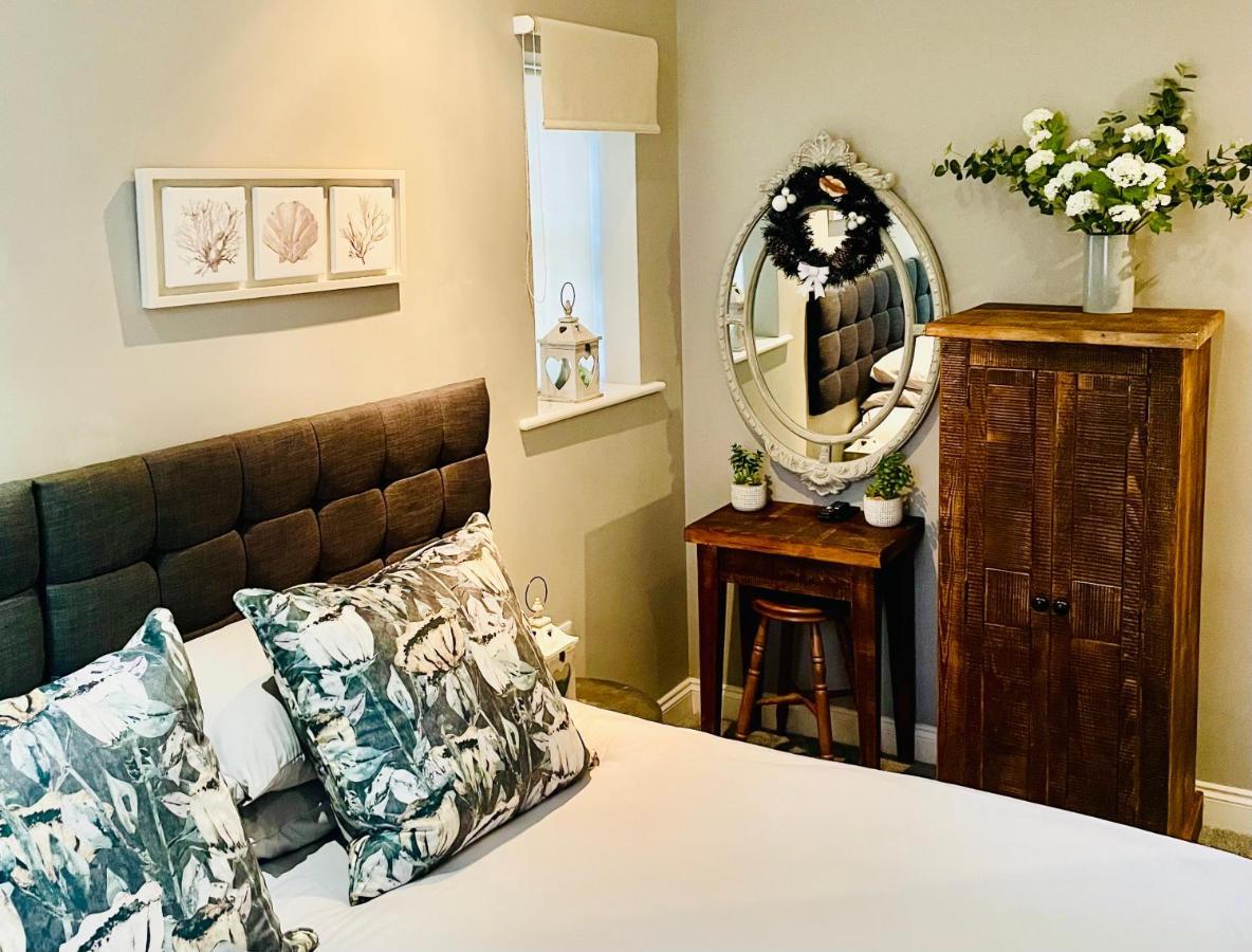 Stunning 2-Bed-2Bath Apt In Whitby With Parking Daire Dış mekan fotoğraf
