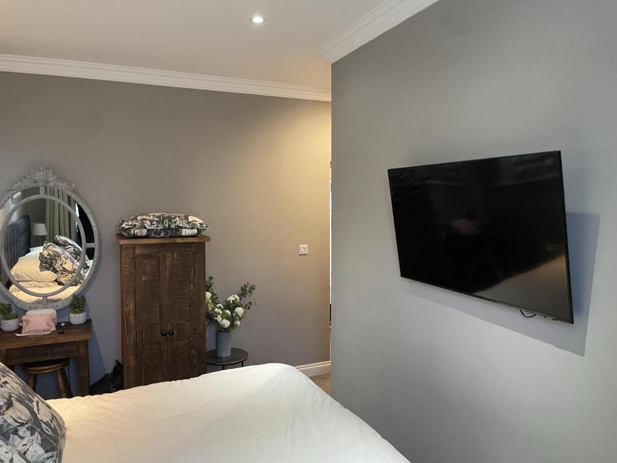 Stunning 2-Bed-2Bath Apt In Whitby With Parking Daire Dış mekan fotoğraf