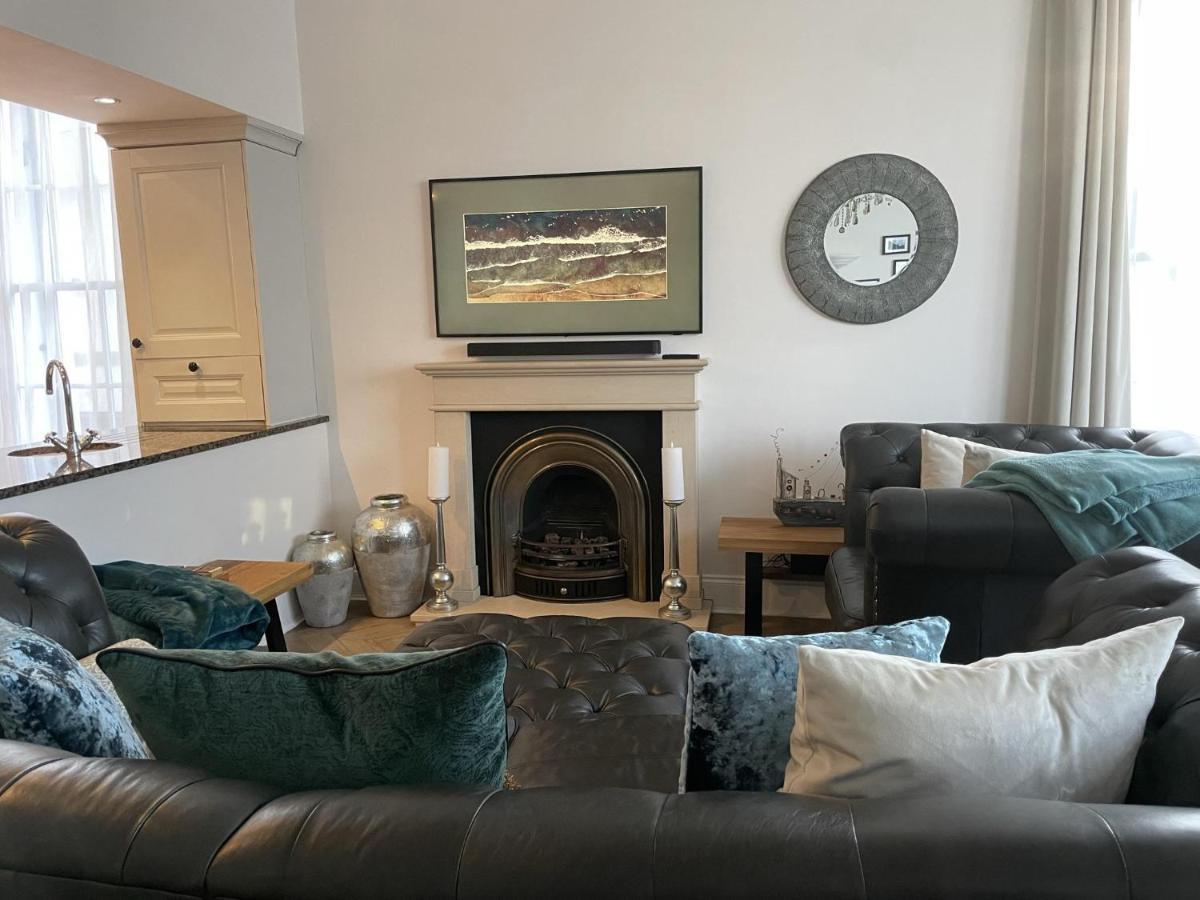 Stunning 2-Bed-2Bath Apt In Whitby With Parking Daire Dış mekan fotoğraf